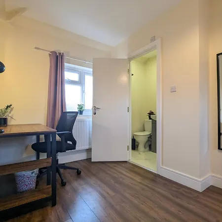 Дом отдыха 5 Ensuite Bedroom House Near Centre Free Parking *