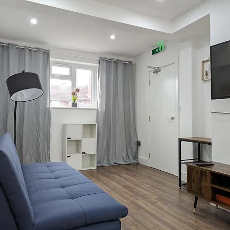 5 Ensuite Bedroom House Near Centre Free Parking Ferienhaus *