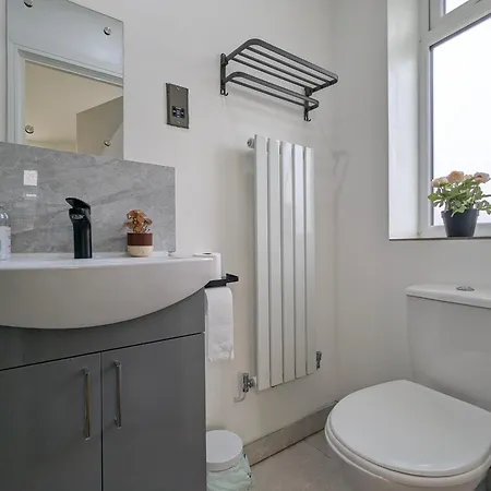 Ferienhaus 5 Ensuite Bedroom House Near Centre Free Parking *