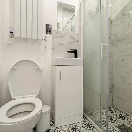 5 Ensuite Bedroom House Near Centre Free Parking Ferienhaus York