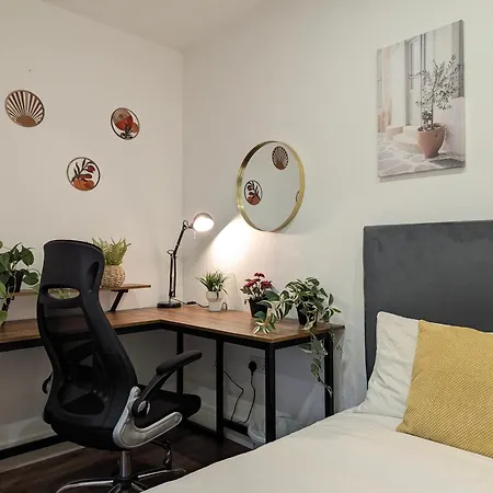 5 Ensuite Bedroom House Near Centre Free Parking Hébergement de vacances *