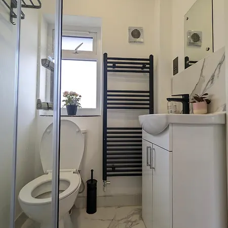 5 Ensuite Bedroom House Near Centre Free Parking Ferienhaus York