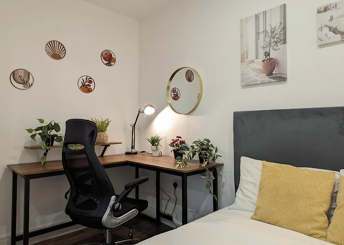 5 Ensuite Bedroom House Near Centre Free Parking Дом отдыха *