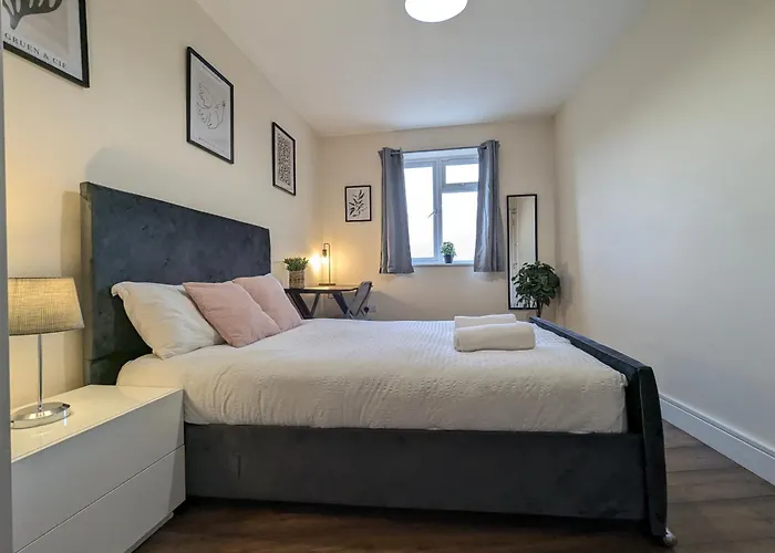 Дом отдыха 5 Ensuite Bedroom House Near Centre Free Parking *