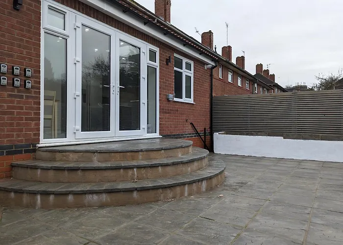 5 Ensuite Bedroom House Near Centre Free Parking Дом отдыха *