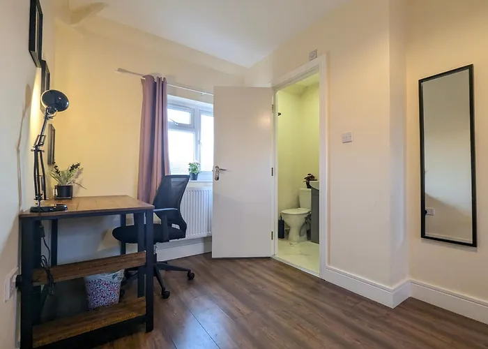 Дом отдыха 5 Ensuite Bedroom House Near Centre Free Parking *